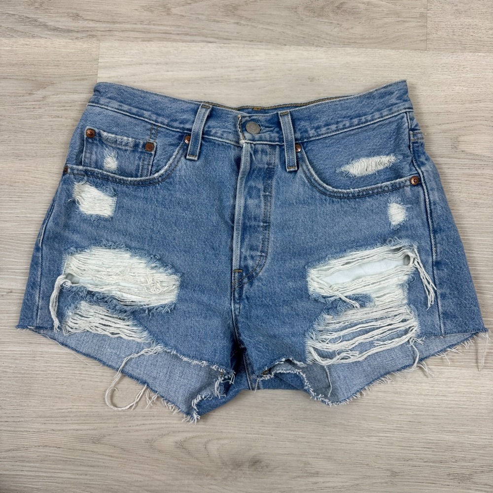 Levis Premium 501 High Rise Shorts Womens 26 Medium Wash Cut Off 563270014